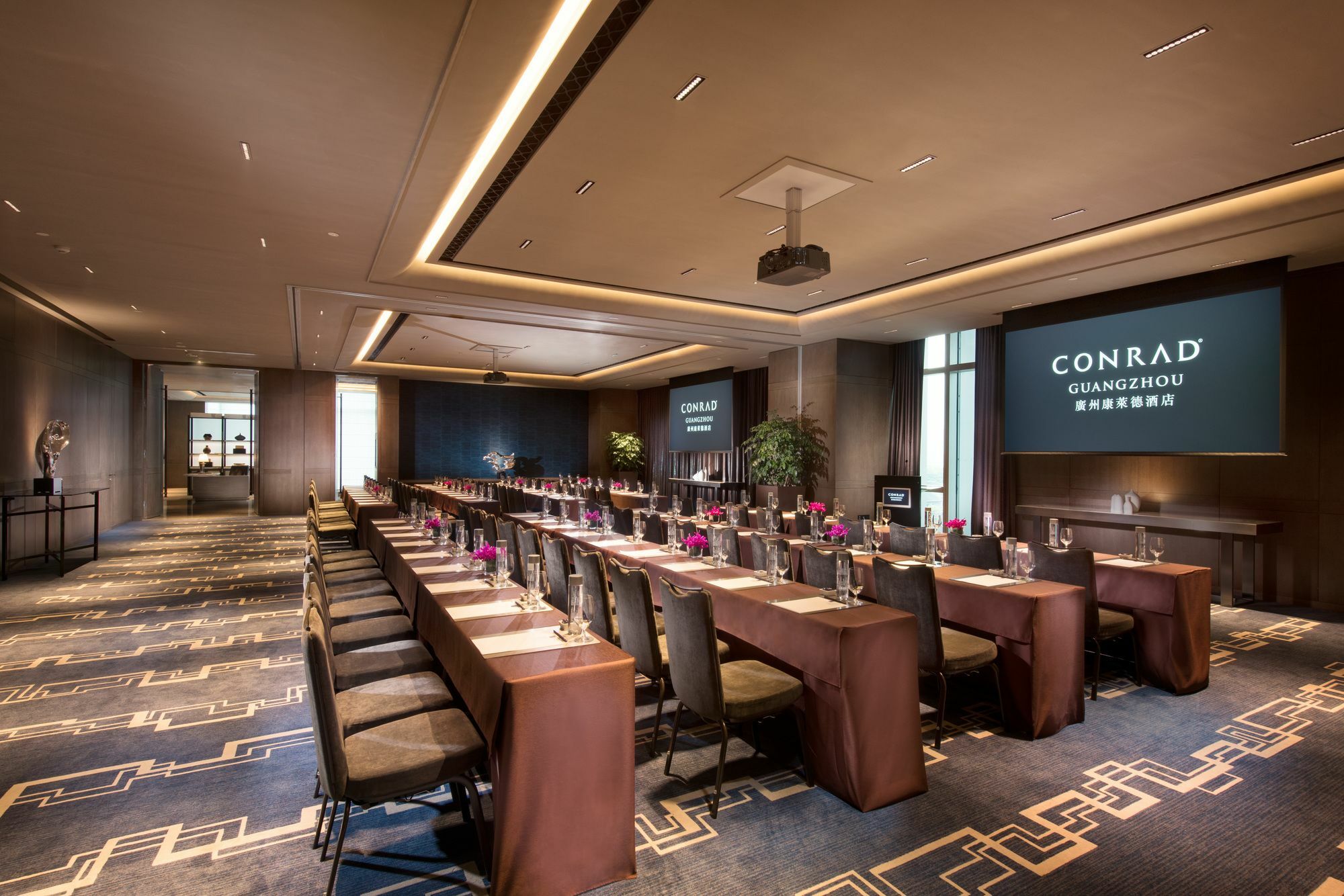 Hotel Conrad Canton Esterno foto